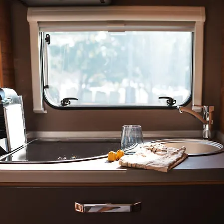 Kemping Rway The Moving By Theo