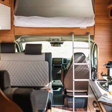 Kemping Rway The Moving By Theo Budapeszt