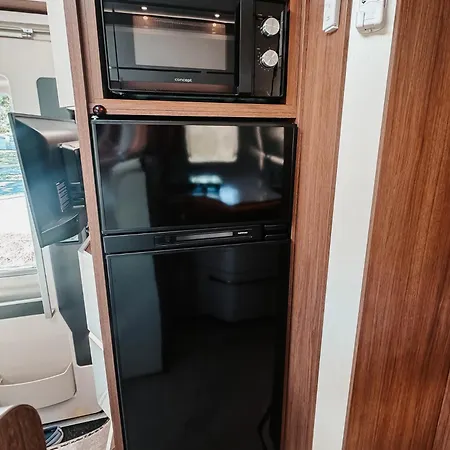 Rway The Moving By Theo Kemping *