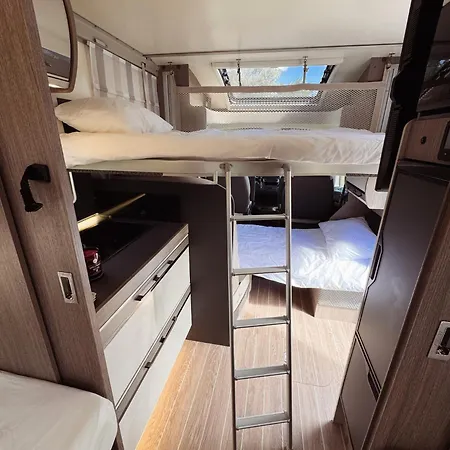 Kemping Rway The Moving By Theo